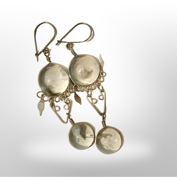 White glass drop earrings - Picture 2 of 3